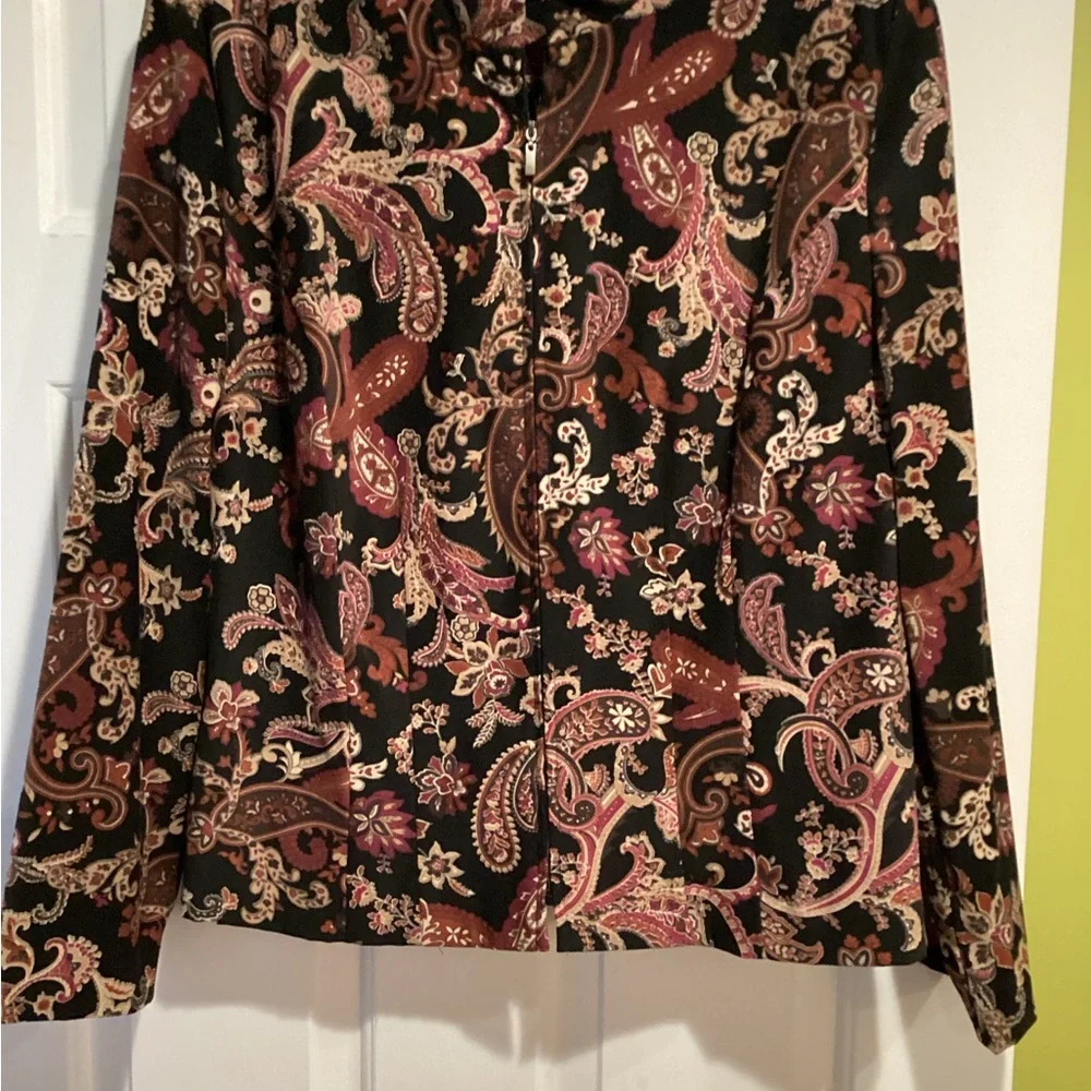 Blazer - Picture 3 of 5